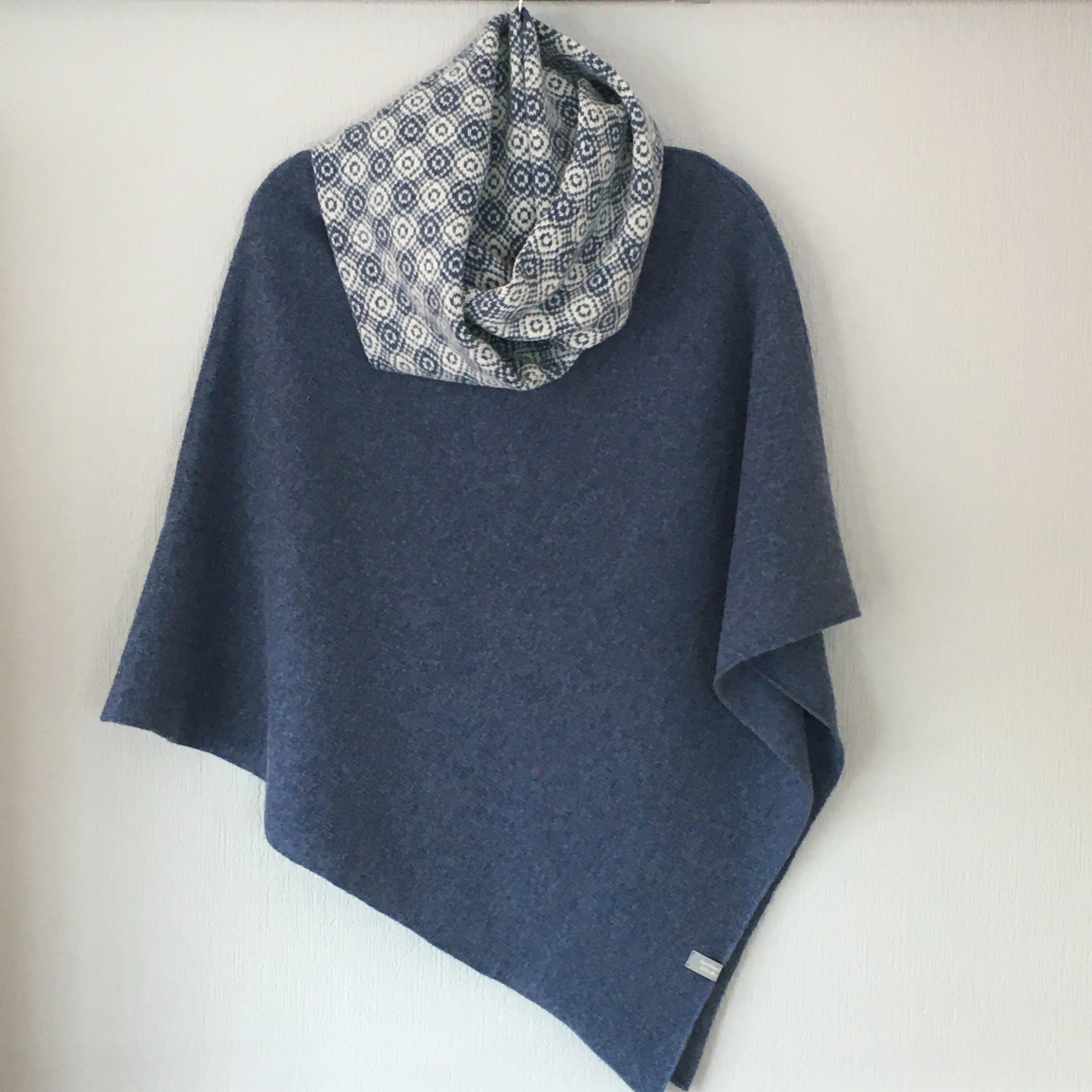 Poncho Soft Merino Lambswool Denim Blue