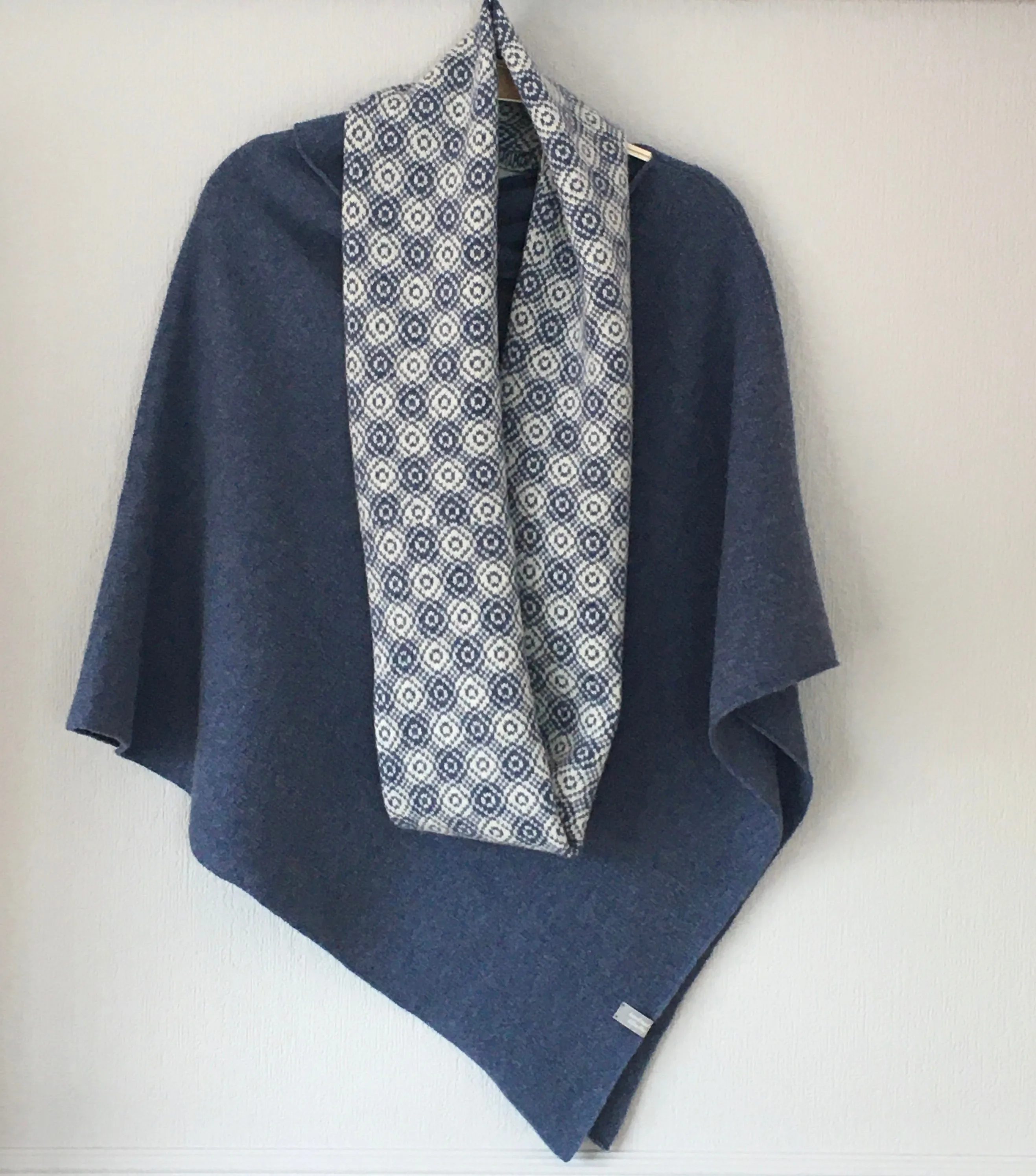 Poncho Soft Merino Lambswool Denim Blue