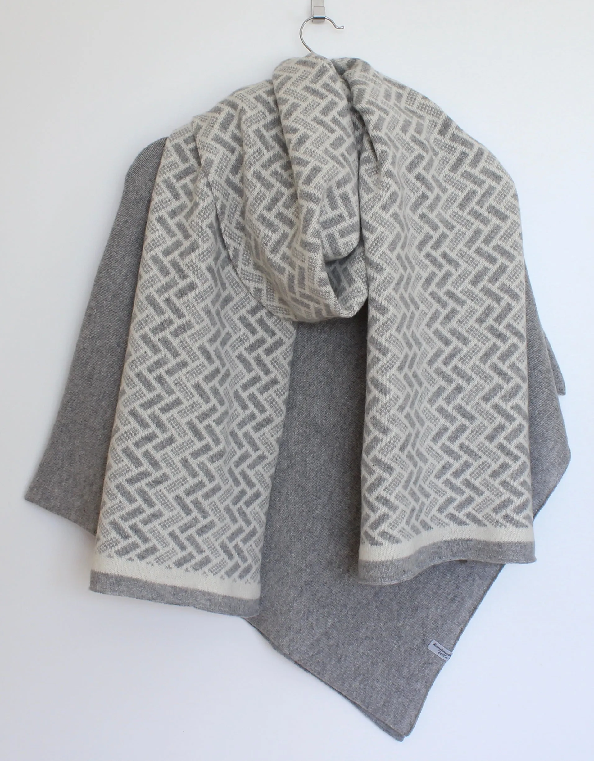 Poncho Soft Merino Lambswool Pearl Grey