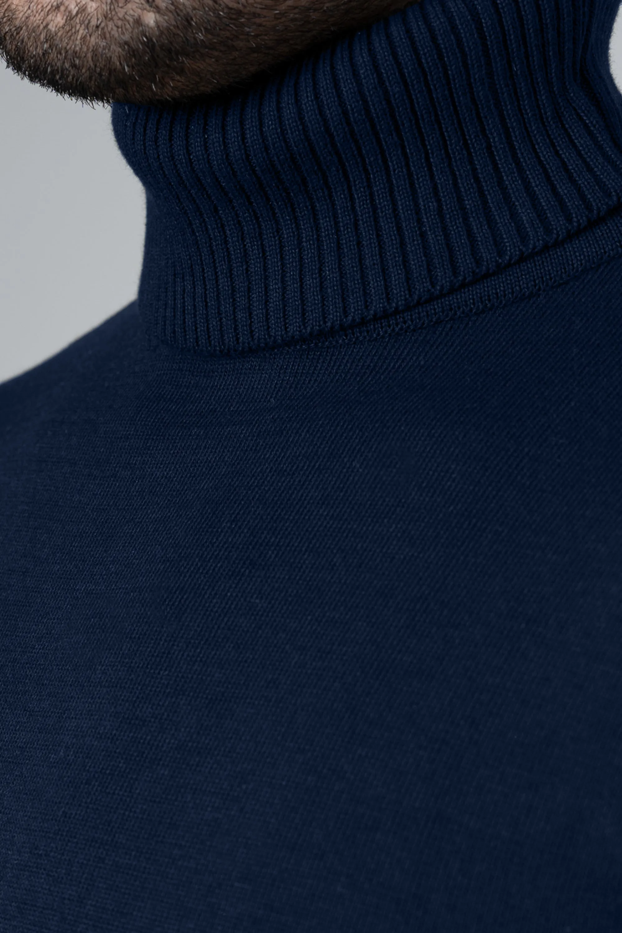 Signature Turtle Neck Navy